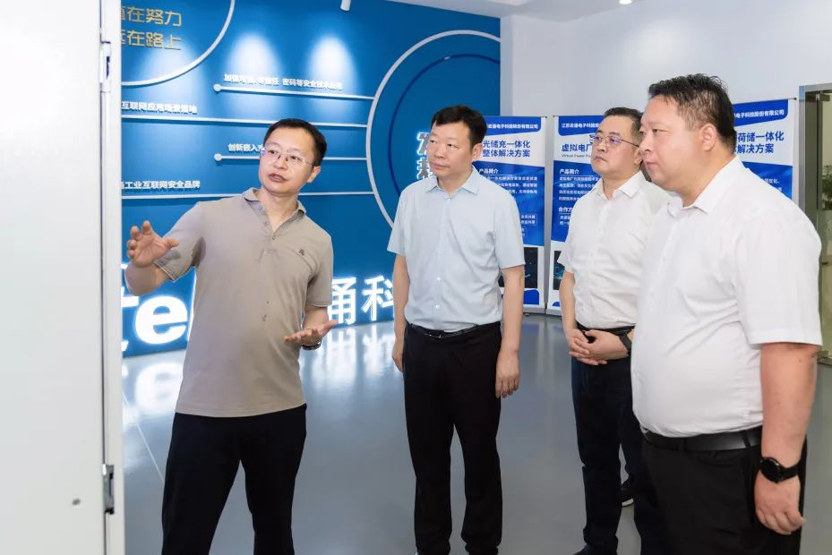 区委副书记、区政府党组书记夏爱东一行莅临澳门新葡京博彩专题调研指导工作